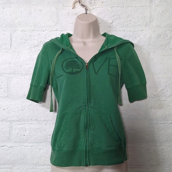 💚 Short Sleeve Green "LOVE" Hoodie - Picture 4 of 8